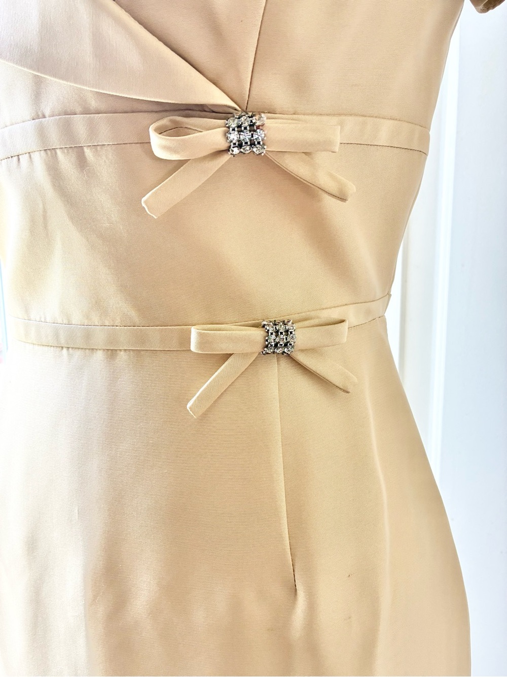 Talbots Classic Sheath Dress Retro Styling Cap Sleeve V-neckline Gold Size 2 - Picture 5 of 13